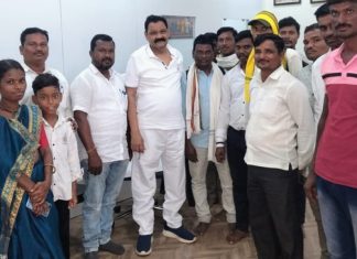 आदिवासी विद्यार्थ्यांची गैरसोय होत असल्याने आदिवासी विकास मंञांना निवेदन…