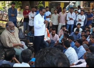 *RCCPL MP BIRLA कंपनी मुकुटबन येथे काॅ. अनिल हेपट यांचे नेञुत्वात बेमुदत कामबंद आंदोलन सुरू*