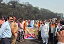 उकणी प्रकल्पग्रस्तांचा बेलोरा चेकपोस्टवर चक्काजाम