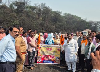 उकणी प्रकल्पग्रस्तांचा बेलोरा चेकपोस्टवर चक्काजाम